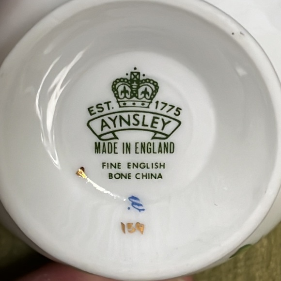 Vintage Aynsley Shamrock Footed Cup & Saucer Crocus Coupe Shape #159 England - Picture 10 of 16